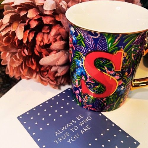 The Floral "Signature" Embrace Box